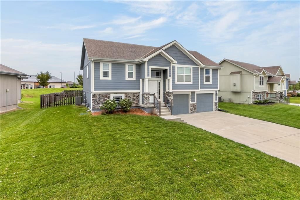 7202 NE 112th Terrace, Kansas City, MO: listing photo 2