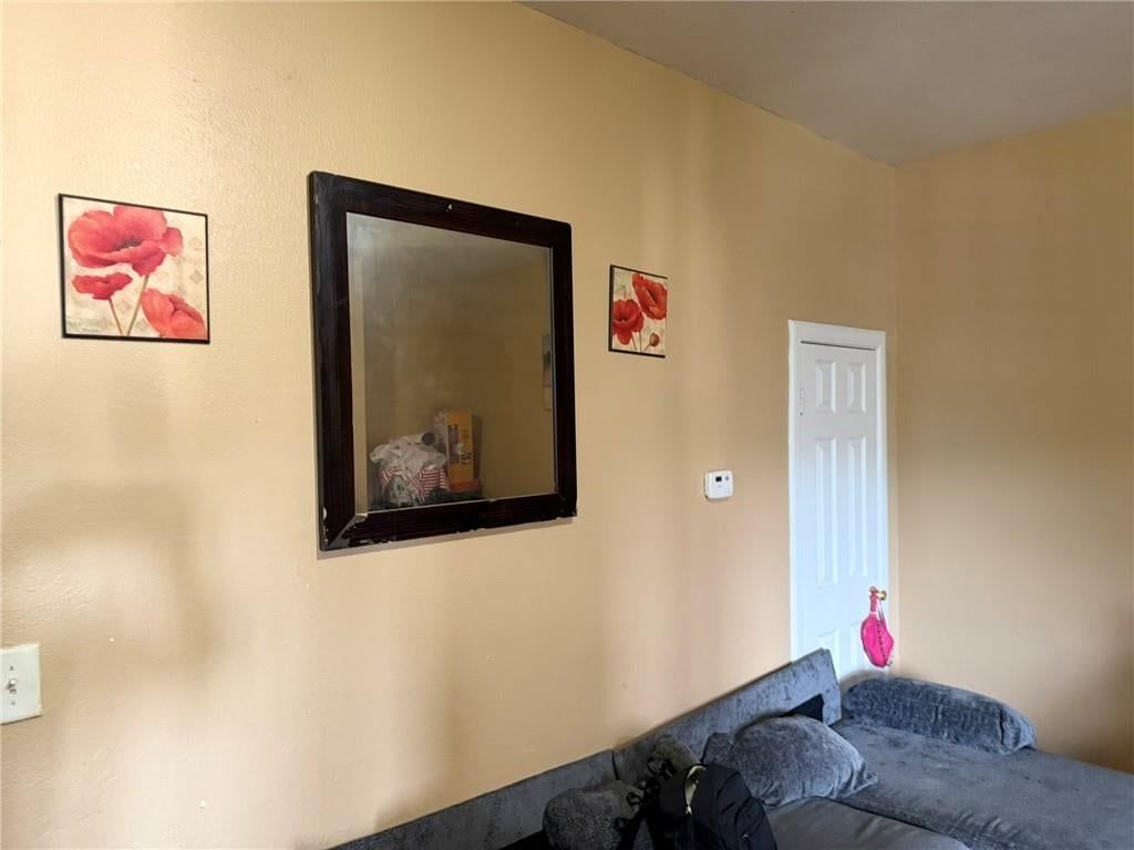 Photo 5 of 22 - 813 W 5th Street