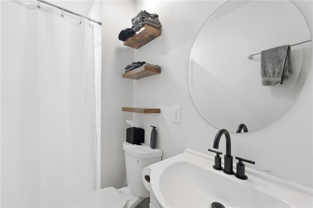 6870 N Montrose Avenue — photo 20