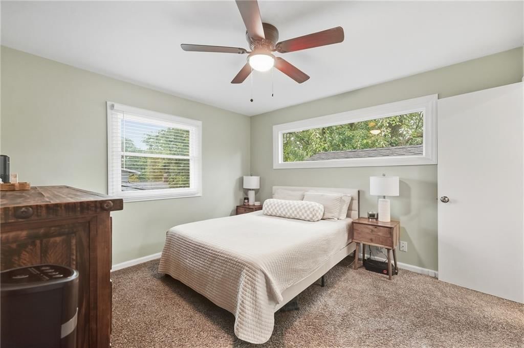 6870 N Montrose Avenue — photo 21