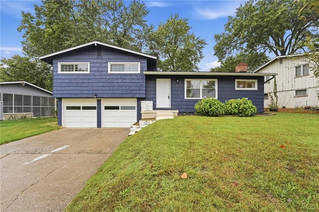 6870 N Montrose Avenue — photo 24