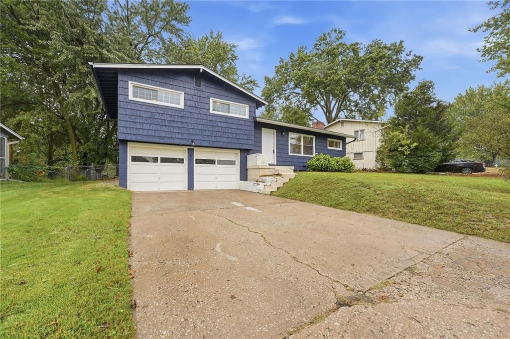 6870 N Montrose Avenue — photo 26