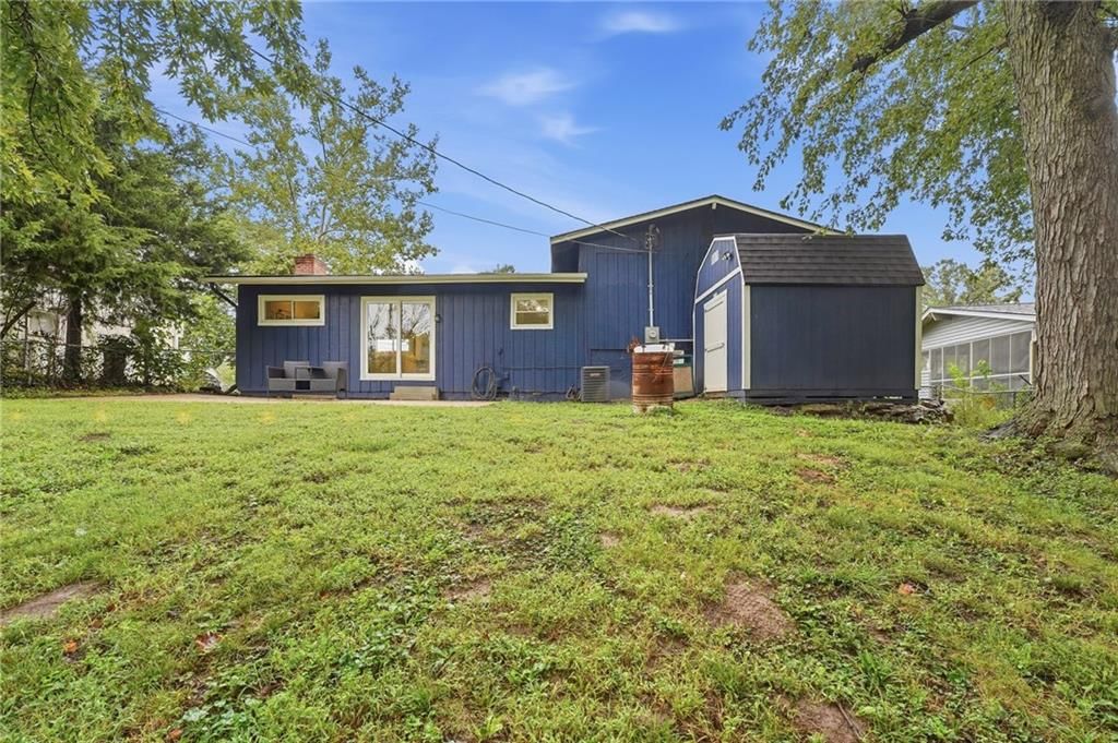 6870 N Montrose Avenue — photo 27