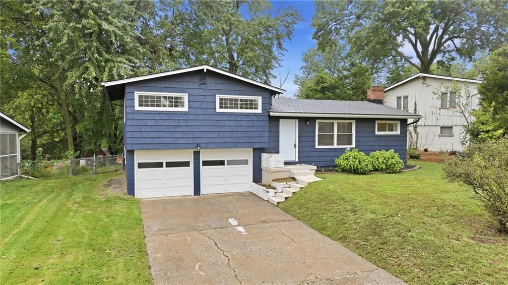 6870 N Montrose Avenue — photo 30