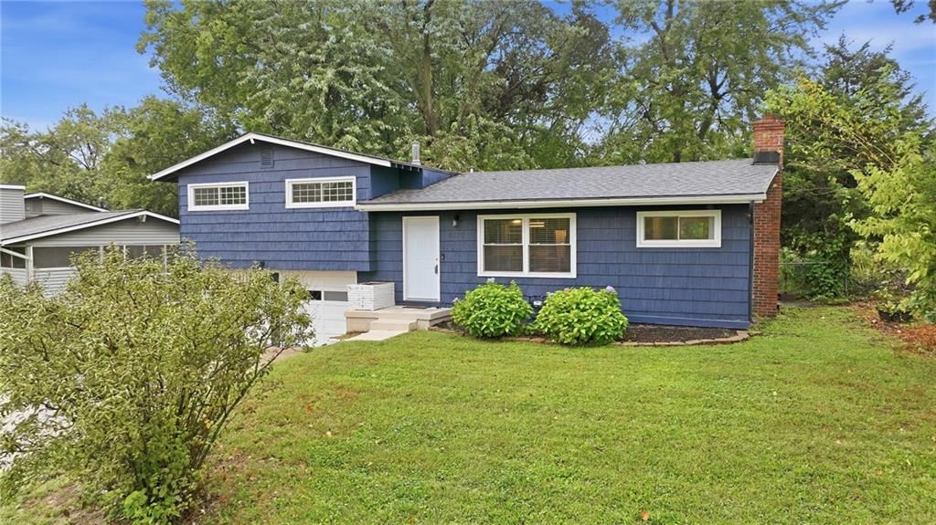 6870 N Montrose Avenue — photo 31