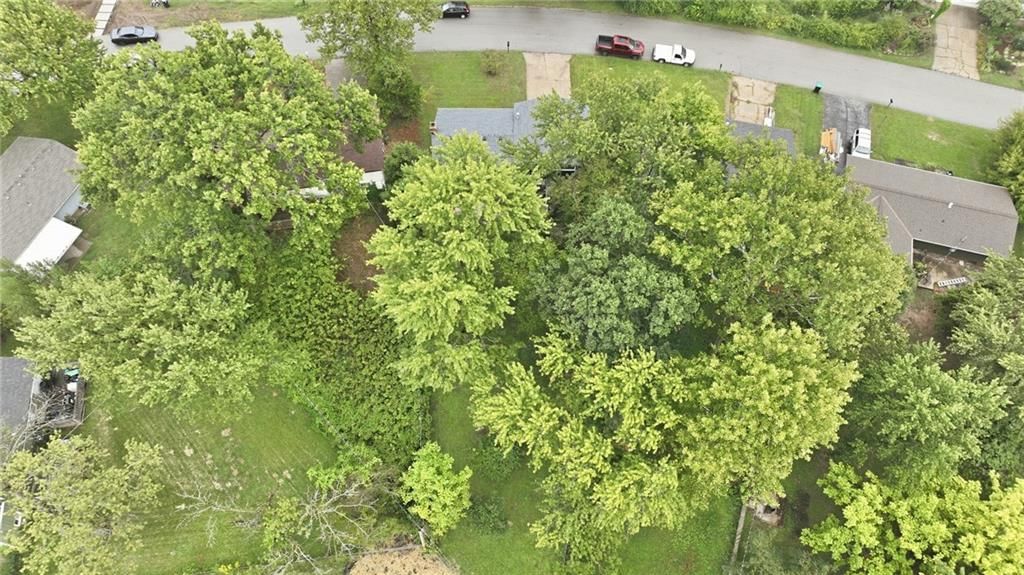 6870 N Montrose Avenue — photo 35