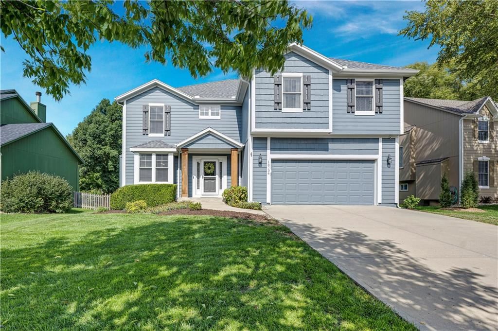 13736 W 157TH Terrace, Olathe, KS: listing photo 2
