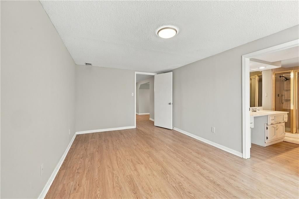125 N Jeffreys Street — photo 16