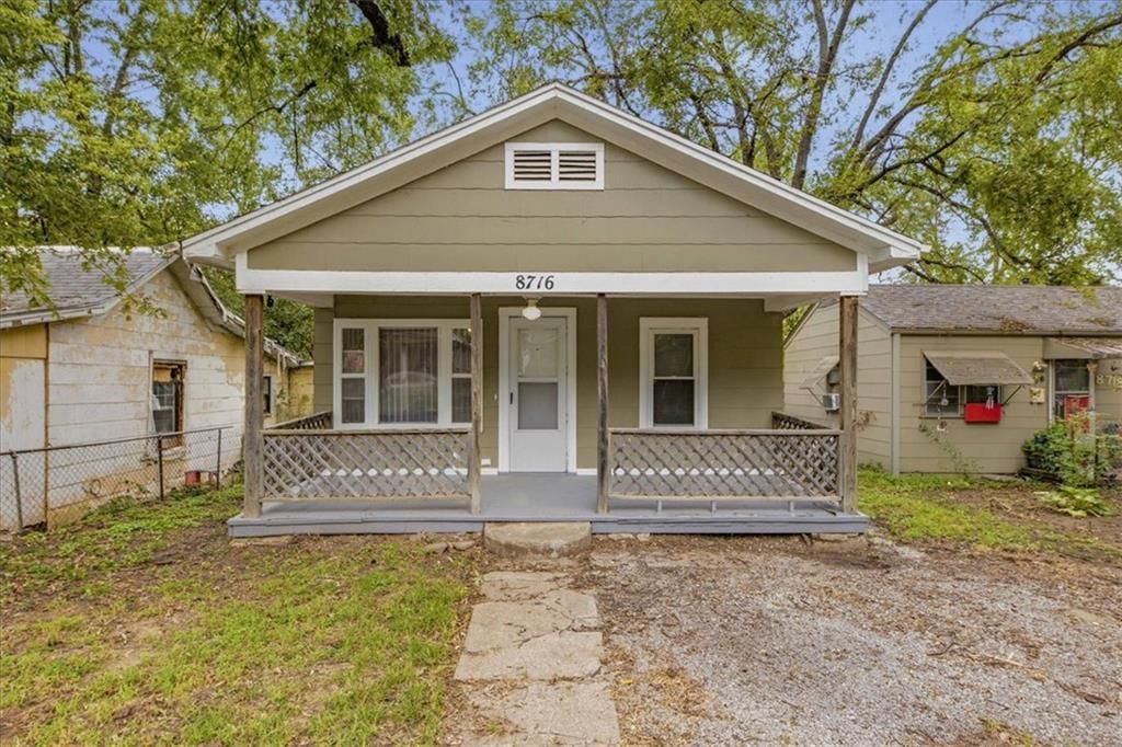 8716 E Roberts Street, Independence, MO