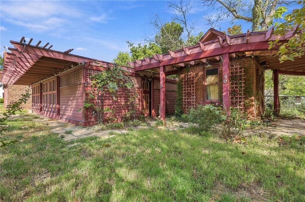 924 S National Avenue — photo 45
