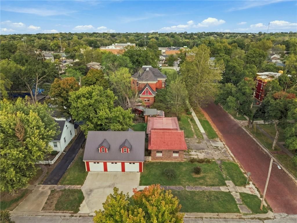 924 S National Avenue — photo 48