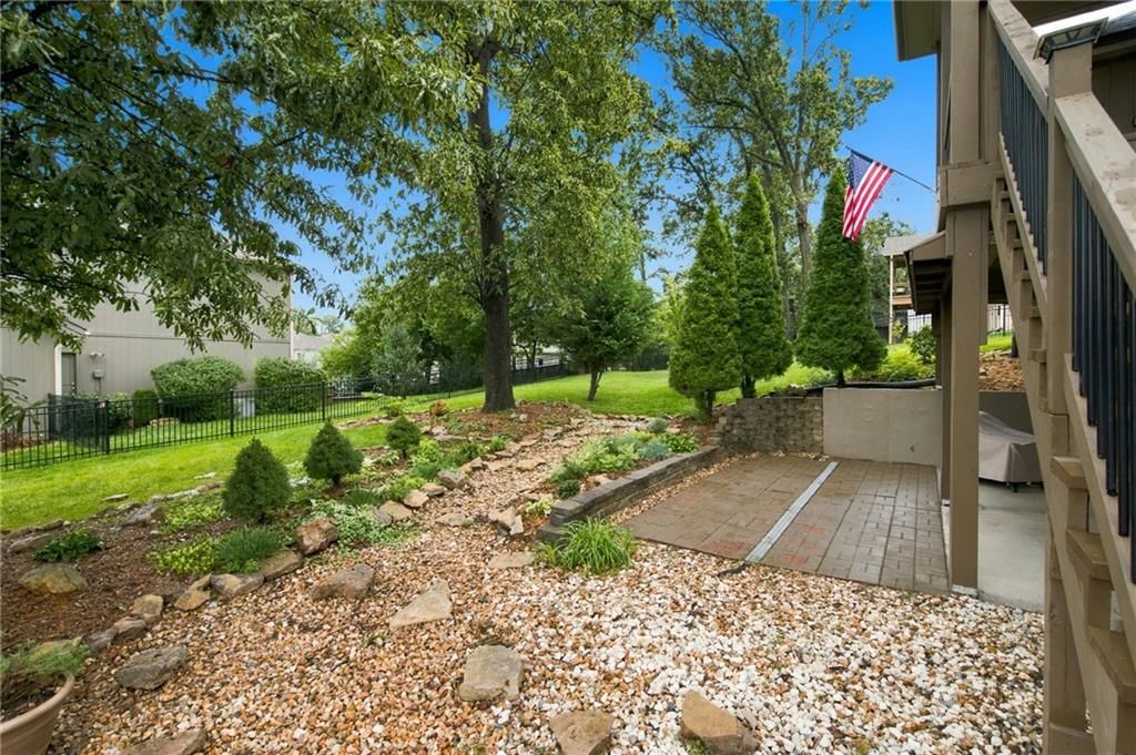 801 SE Pine Court — photo 29