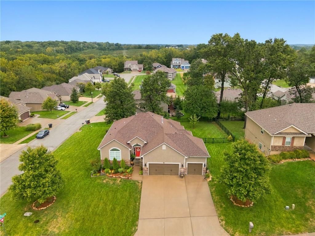801 SE Pine Court — photo 30