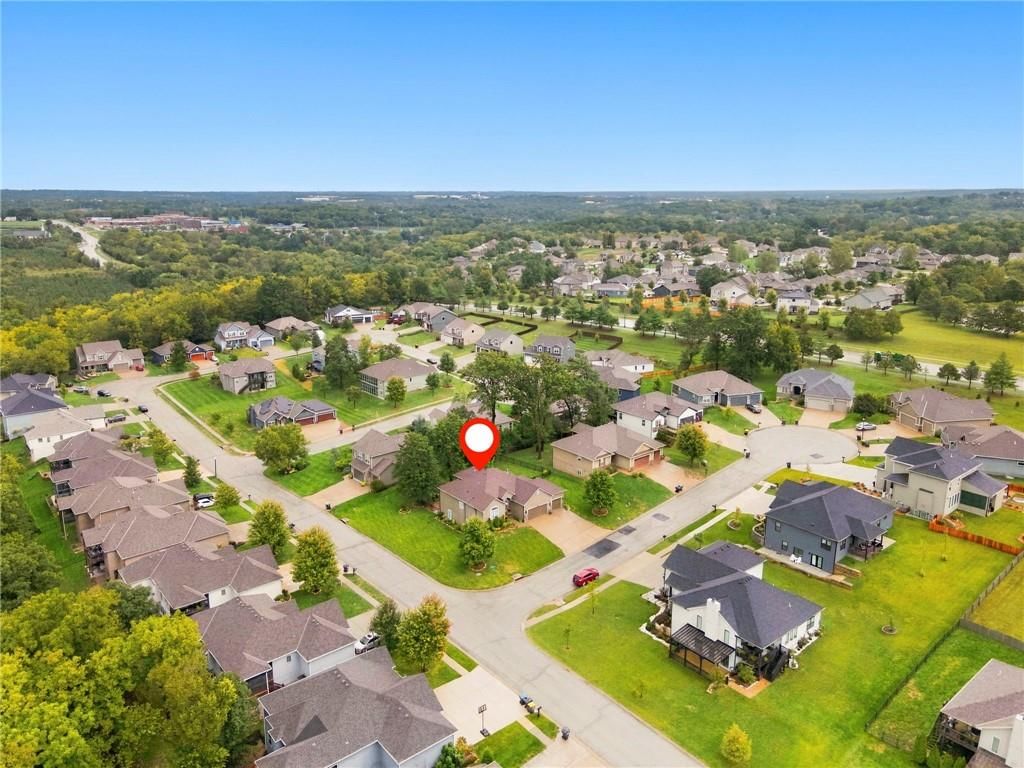 801 SE Pine Court — photo 32