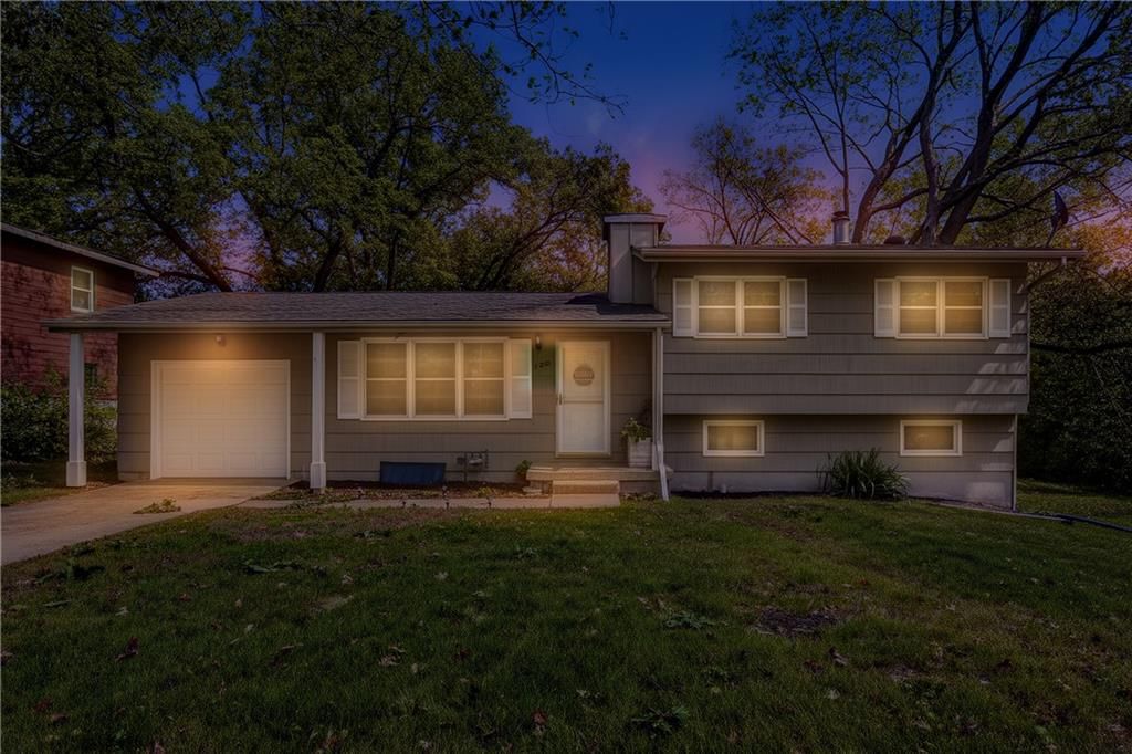 7201 NW Winter Avenue, Kansas City, MO