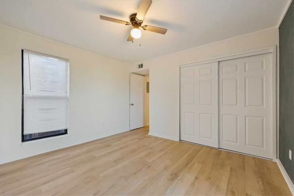 Photo 15 of 22 - 4057 Walnut Street #6, Kansas City, MO 64111