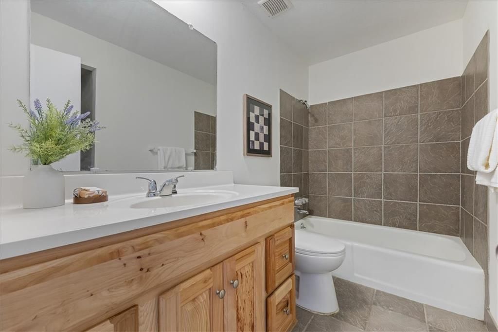Photo 16 of 22 - 4057 Walnut Street #6, Kansas City, MO 64111