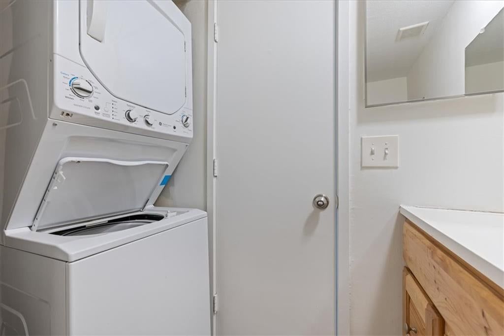 Photo 17 of 22 - 4057 Walnut Street #6, Kansas City, MO 64111
