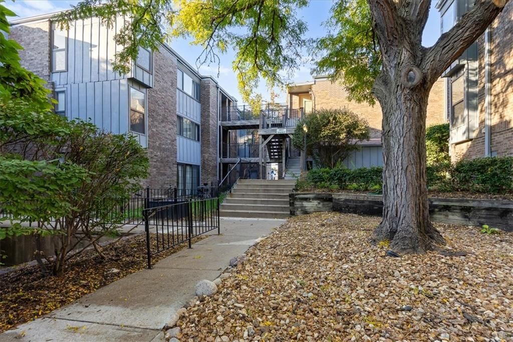 Photo 21 of 22 - 4057 Walnut Street #6, Kansas City, MO 64111