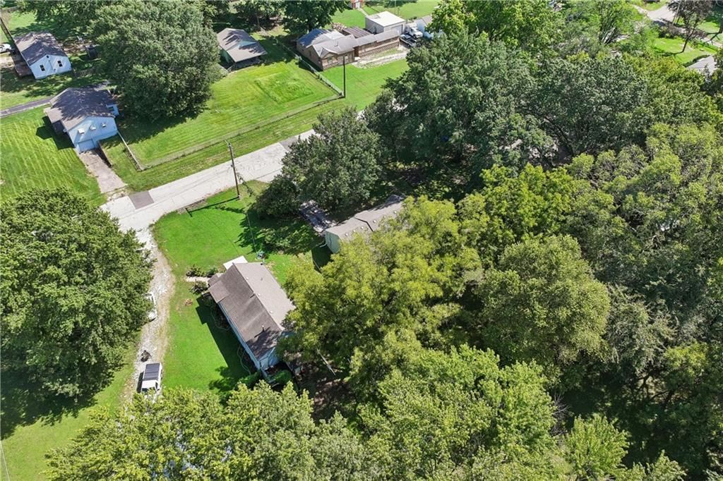 Photo 37 of 39 - 5304 Maywood Avenue, Raytown, MO 64133