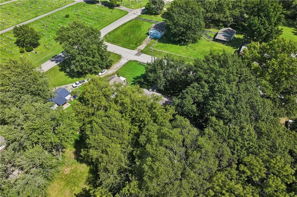 Photo 38 of 39 - 5304 Maywood Avenue, Raytown, MO 64133