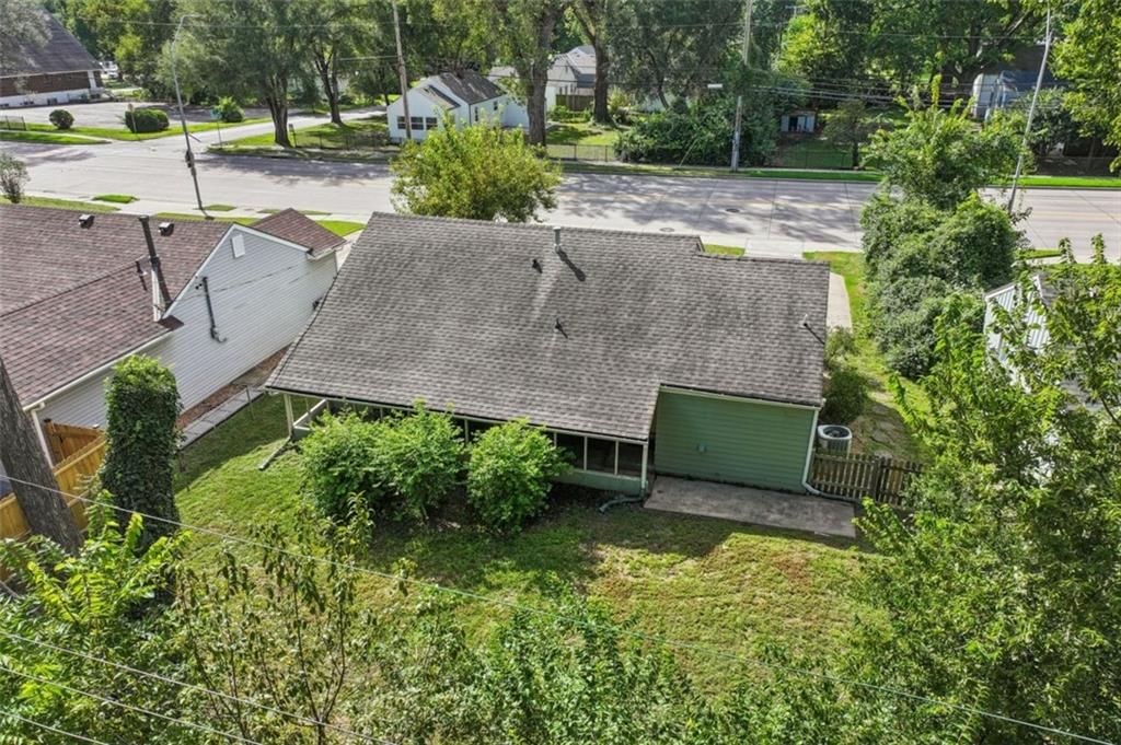 8549 Wornall Road — photo 29