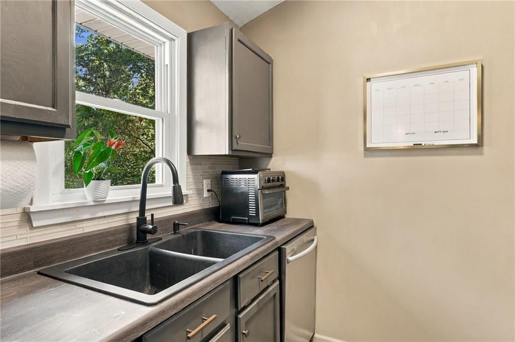 6313 N Wabash Avenue — photo 18