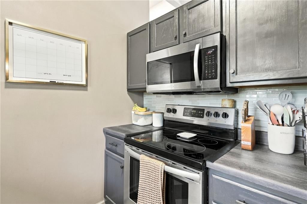 6313 N Wabash Avenue — photo 20