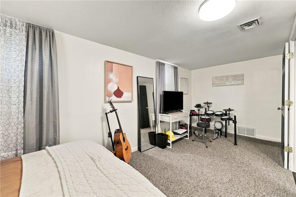 6313 N Wabash Avenue — photo 37