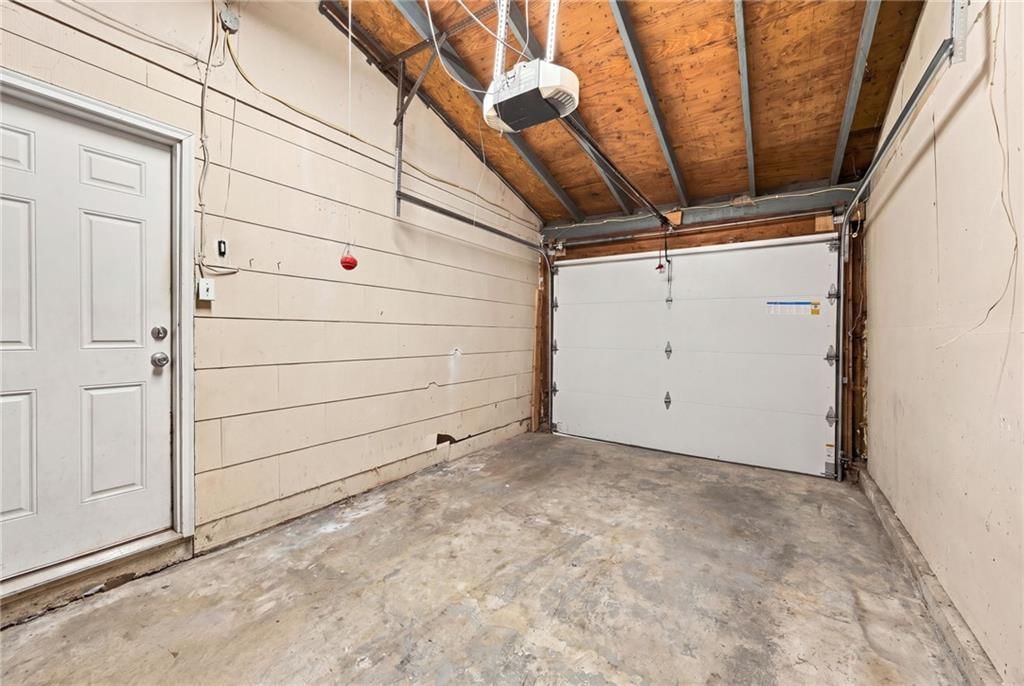 6313 N Wabash Avenue — photo 38