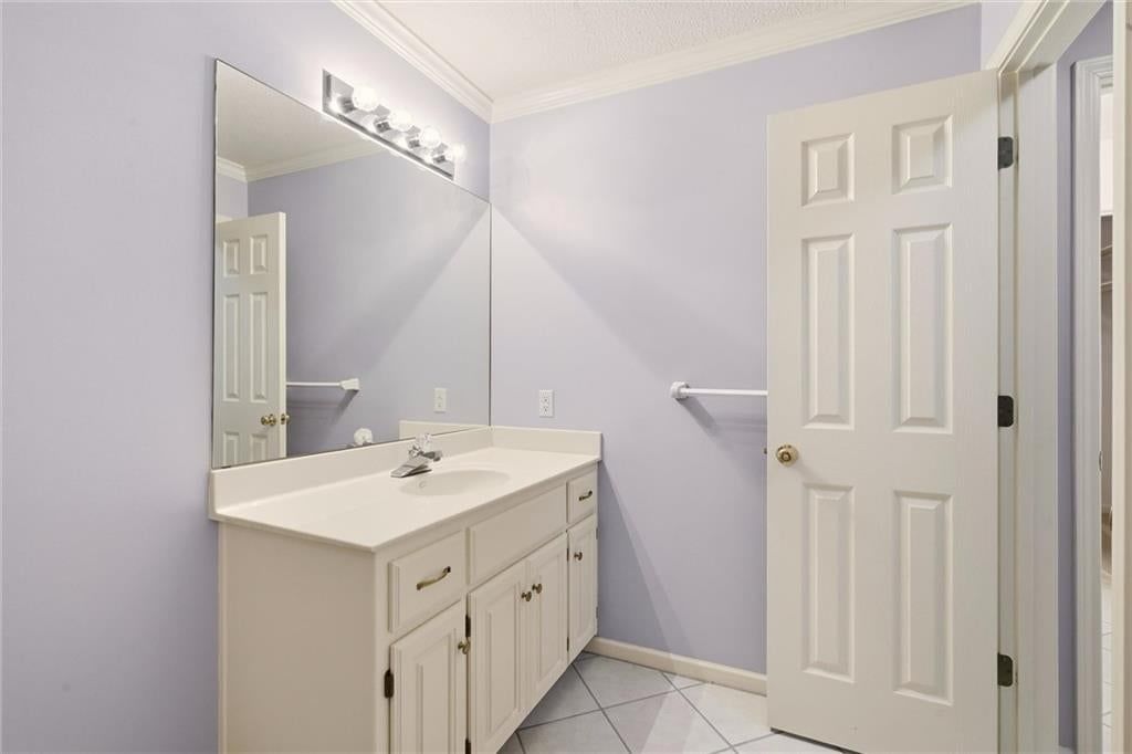 5601 NE Misty Meadow Place — photo 32