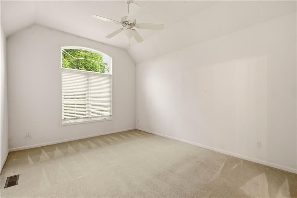 5601 NE Misty Meadow Place — photo 38