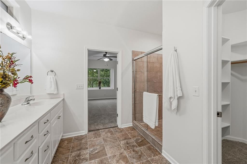 Photo 25 of 40 - 22104 CRYSTAL Avenue, Peculiar, MO 64078