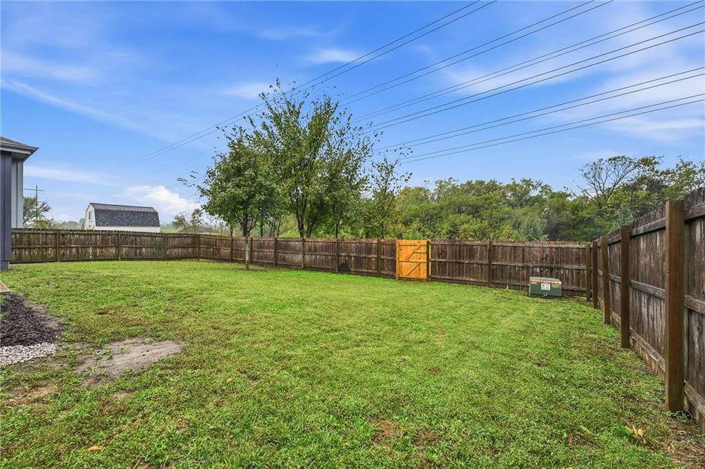 Photo 33 of 40 - 22104 CRYSTAL Avenue, Peculiar, MO 64078