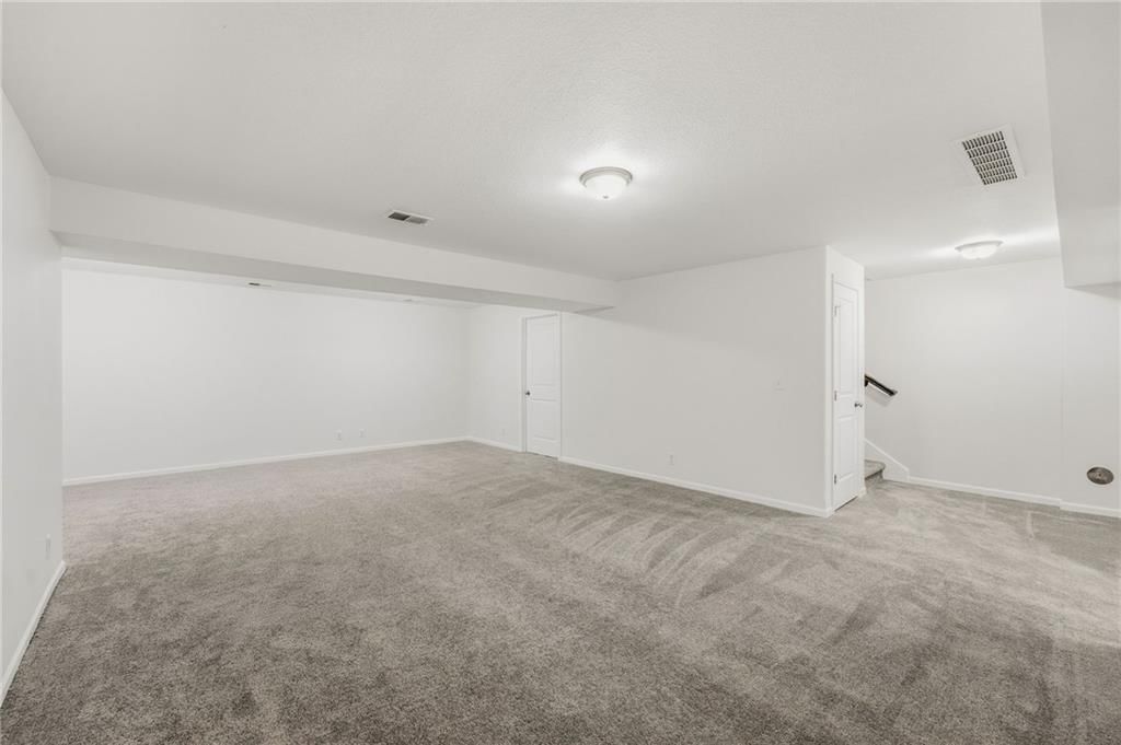 Photo 26 of 40 - 22104 CRYSTAL Avenue, Peculiar, MO 64078