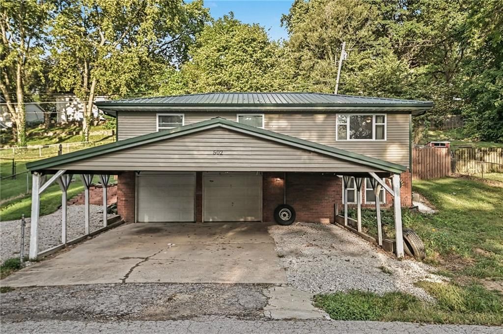 502 Dundee Road, Smithville, MO: listing photo 2