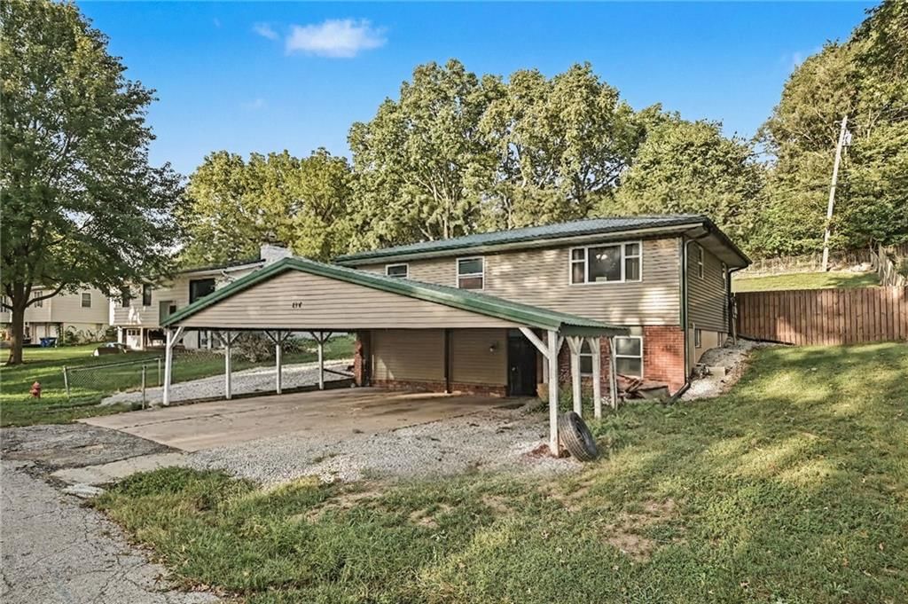 502 Dundee Road, Smithville, MO: listing photo 3