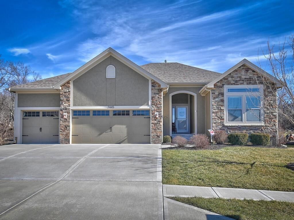 7445 Damon Drive, Parkville, MO