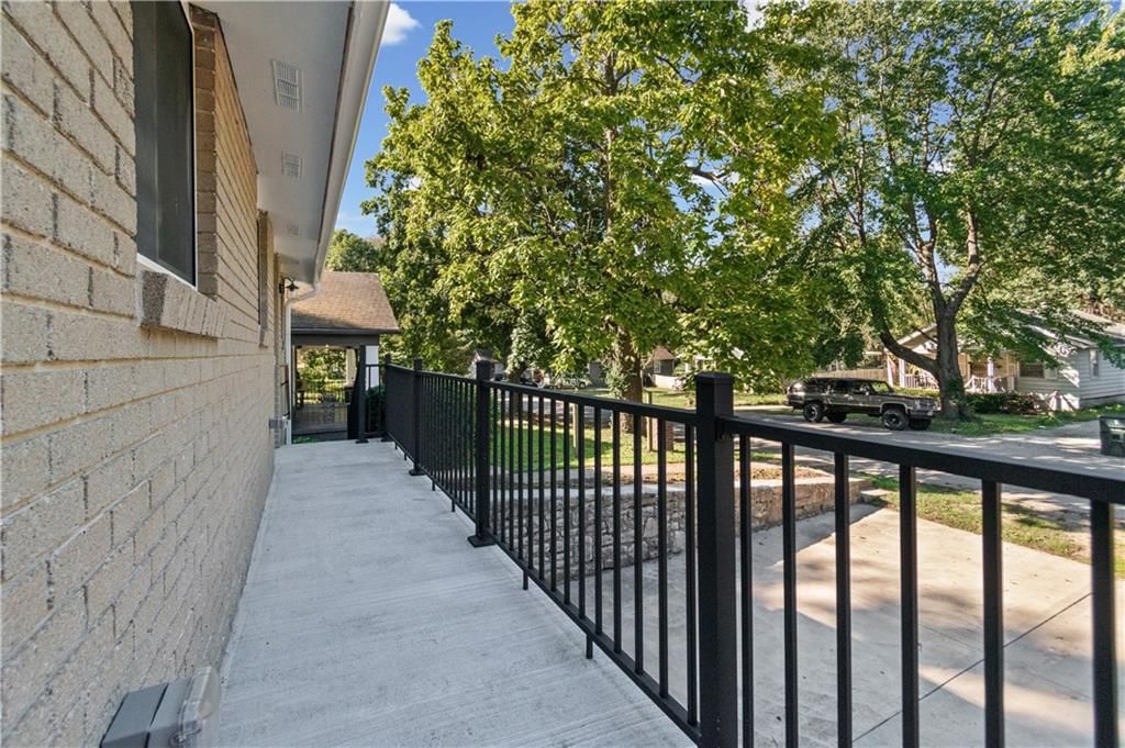 2429 2431 S Harvard Avenue, Independence, MO: listing photo 3
