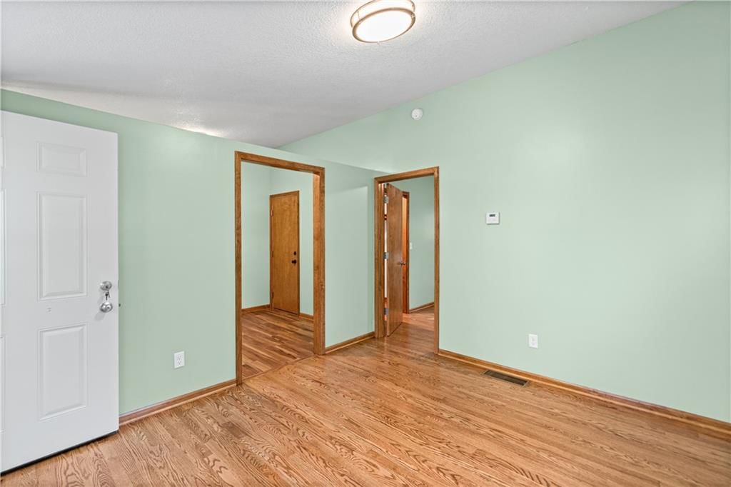 Photo 5 of 34 - 2429 2431 S Harvard Avenue, Independence, MO 64052