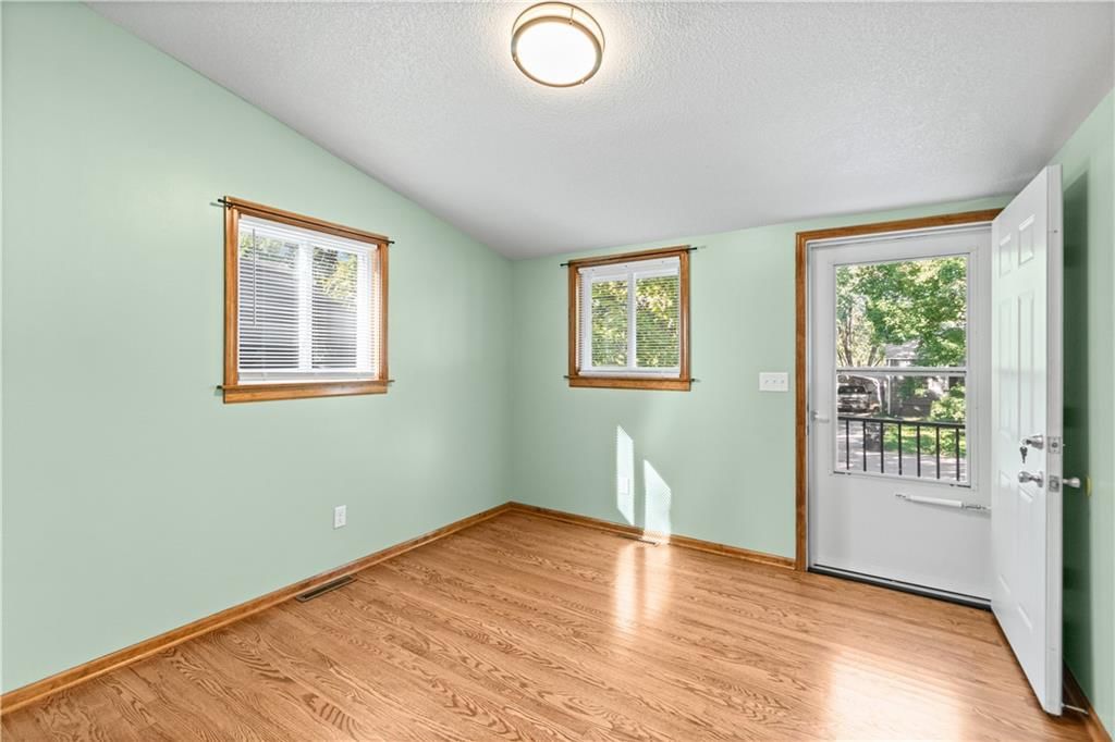 Photo 7 of 34 - 2429 2431 S Harvard Avenue, Independence, MO 64052