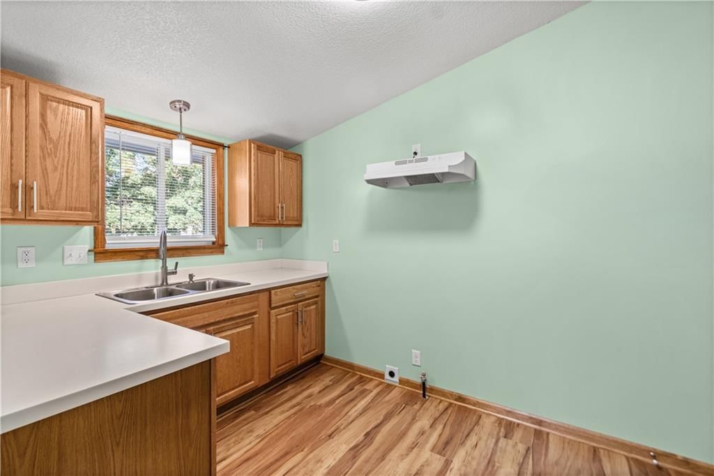 Photo 8 of 34 - 2429 2431 S Harvard Avenue, Independence, MO 64052