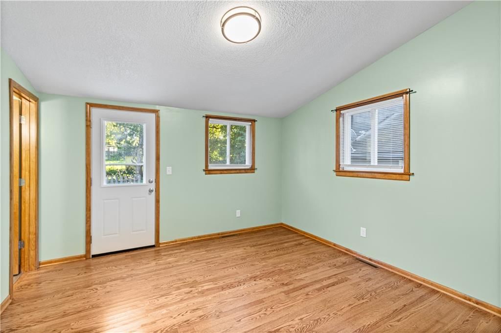 Photo 12 of 34 - 2429 2431 S Harvard Avenue, Independence, MO 64052