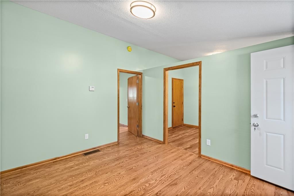 Photo 19 of 34 - 2429 2431 S Harvard Avenue, Independence, MO 64052