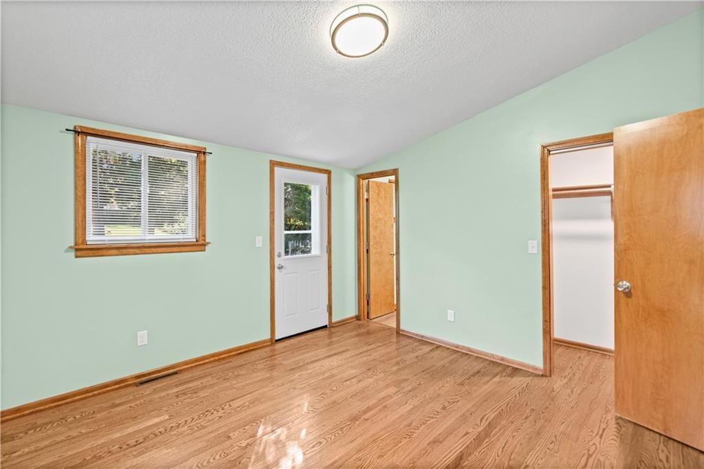 Photo 25 of 34 - 2429 2431 S Harvard Avenue, Independence, MO 64052