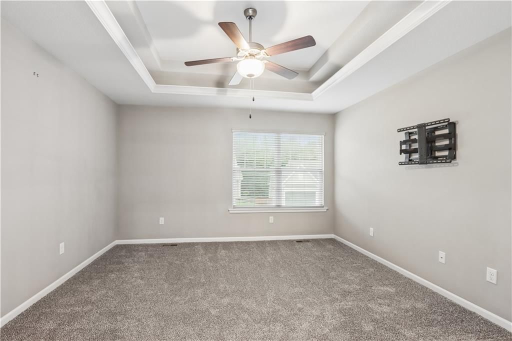 7700 N Lawn Avenue N — photo 10