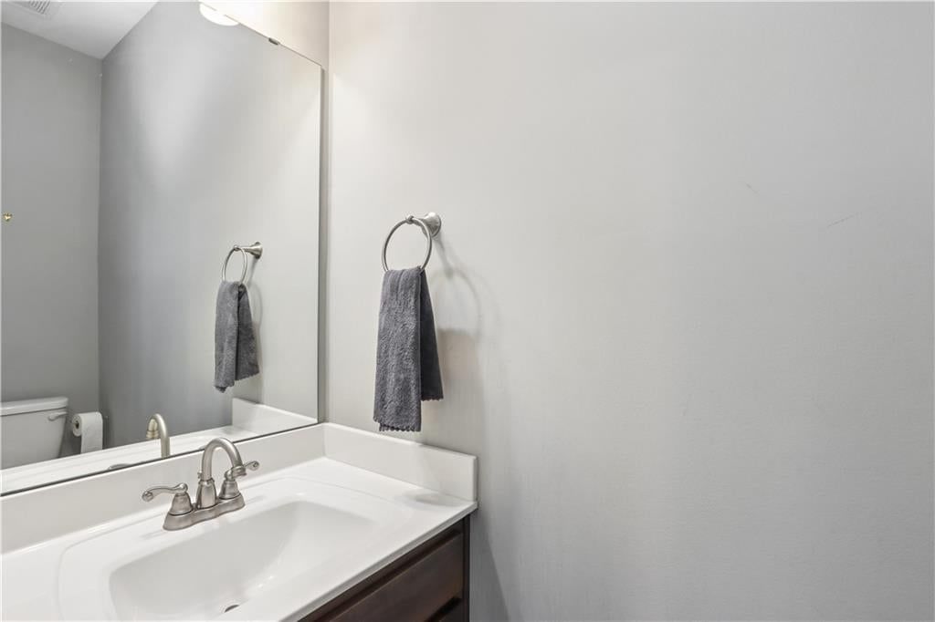 7700 N Lawn Avenue N — photo 15