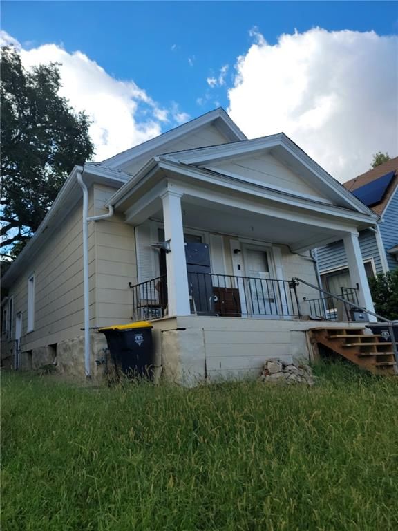 220 N ELMWOOD Avenue — photo 1