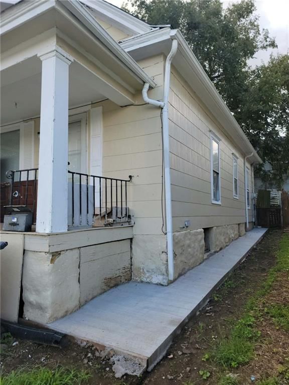 220 N ELMWOOD Avenue — photo 3