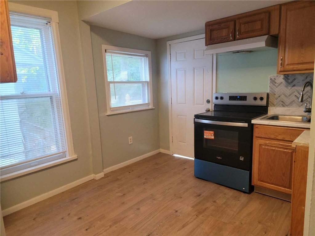 220 N ELMWOOD Avenue — photo 7